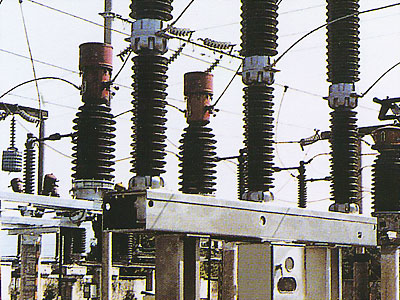 LW33-72.5型断路器